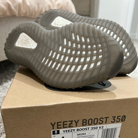 2017 Yeezy Boost 350 V2 'Beluga 2.0' - Picture 8 of 9